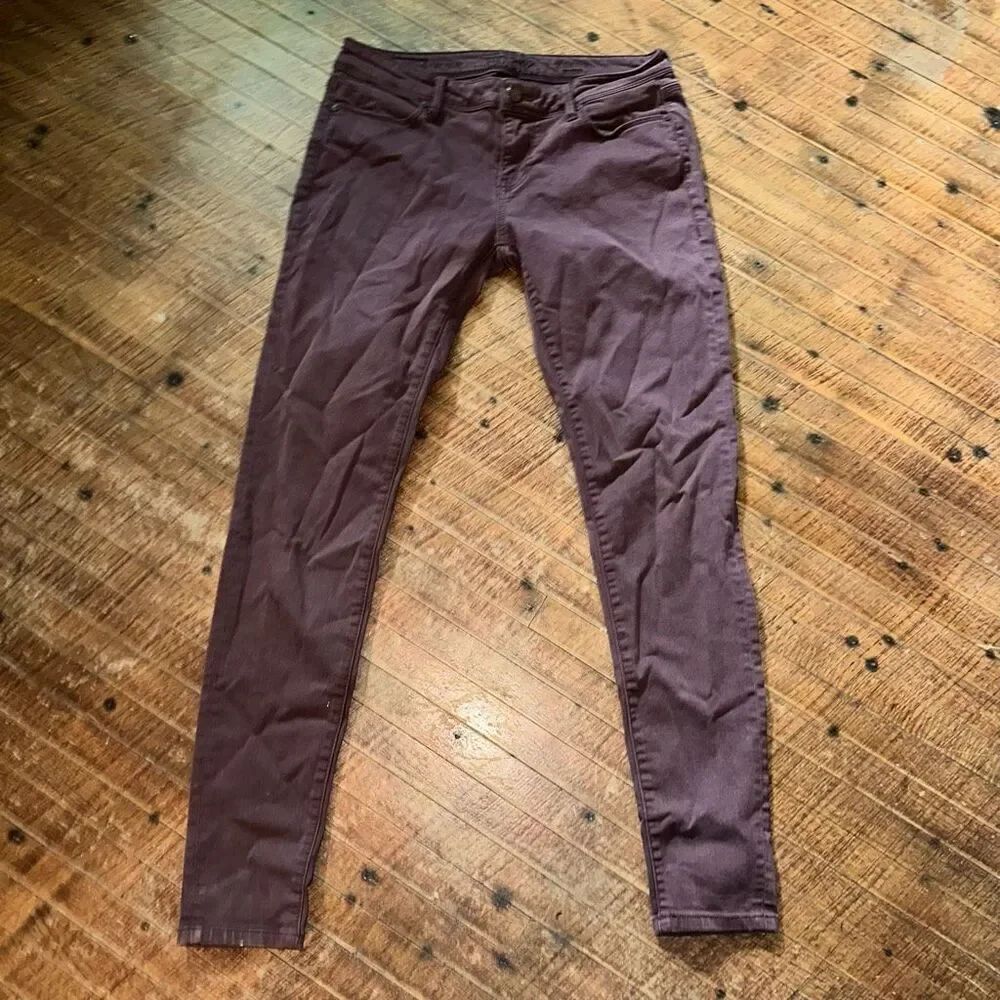 Buckle Black maroon 27x32 skinny normcore jeans
